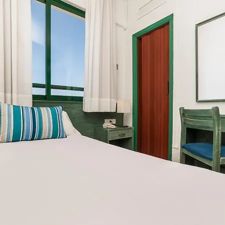 Globales Cala'n Blanes מלון 3*