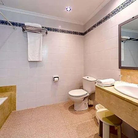 Globales Cala'n Blanes 酒店 3*