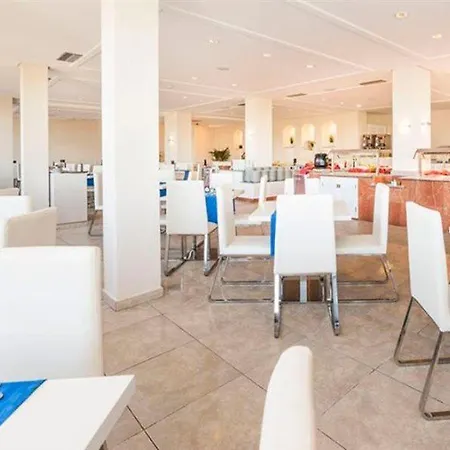 Globales Cala'n Blanes 3*