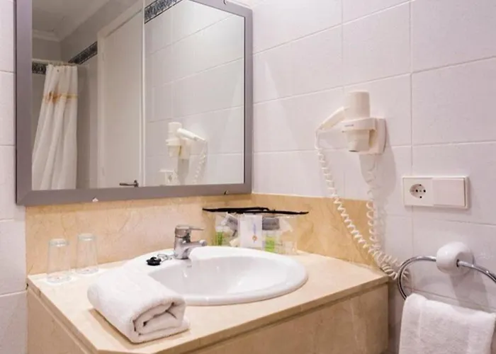 Globales Cala'n Blanes Отель Кала-эн-Бланес